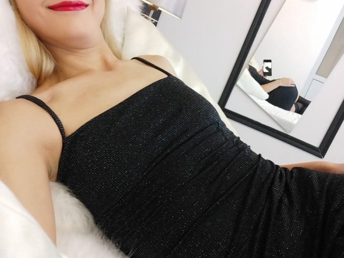 I could be yours right now! Just call me: https://t.co/Pp5zAr2Qgg  @getmenaked @HotAdultModels @bbnaked @nakedwomentime @BabeHeavenTV @Hawker881_Promo