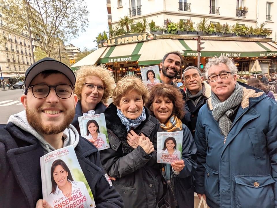 Florian Sitbon (@floriansitbon) on Twitter photo Aux 4 coins de notre bel arrondissement de #Paris15,
Des #Perichaux à la place du Gal Beuret,
Tous les jours sur le terrain cette semaine pour le projet d'<a href="/Anne_Hidalgo/">Anne Hidalgo</a>:
👉Justice sociale et écologique
👉Pouvoir d’achat
👉Services publics
#JeVoteHidalgo 🇪🇺🇫🇷🌹🗳 Aux 4 coins de notre bel arrondissement de #Paris15,
Des #Perichaux à la place du Gal Beuret,
Tous les jours sur le terrain cette semaine pour le projet d'<a href="/Anne_Hidalgo/">Anne Hidalgo</a>:
👉Justice sociale et écologique
👉Pouvoir d’achat
👉Services publics
#JeVoteHidalgo 🇪🇺🇫🇷🌹🗳