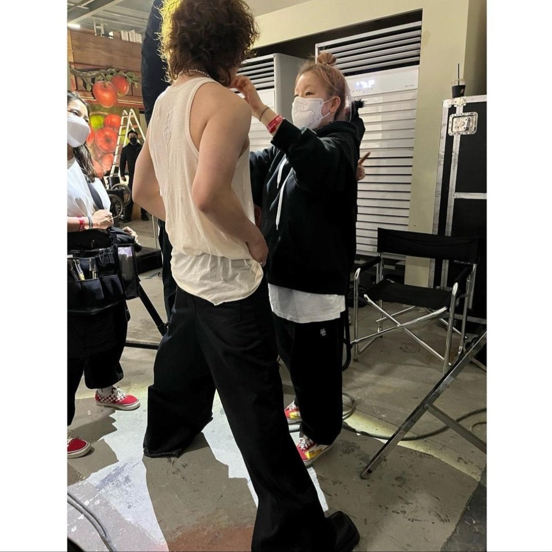 mi_bbxdy's tweet photo. テソンのマナー脚🥺素敵🥰 https://t.co/p7cdTqDHrm