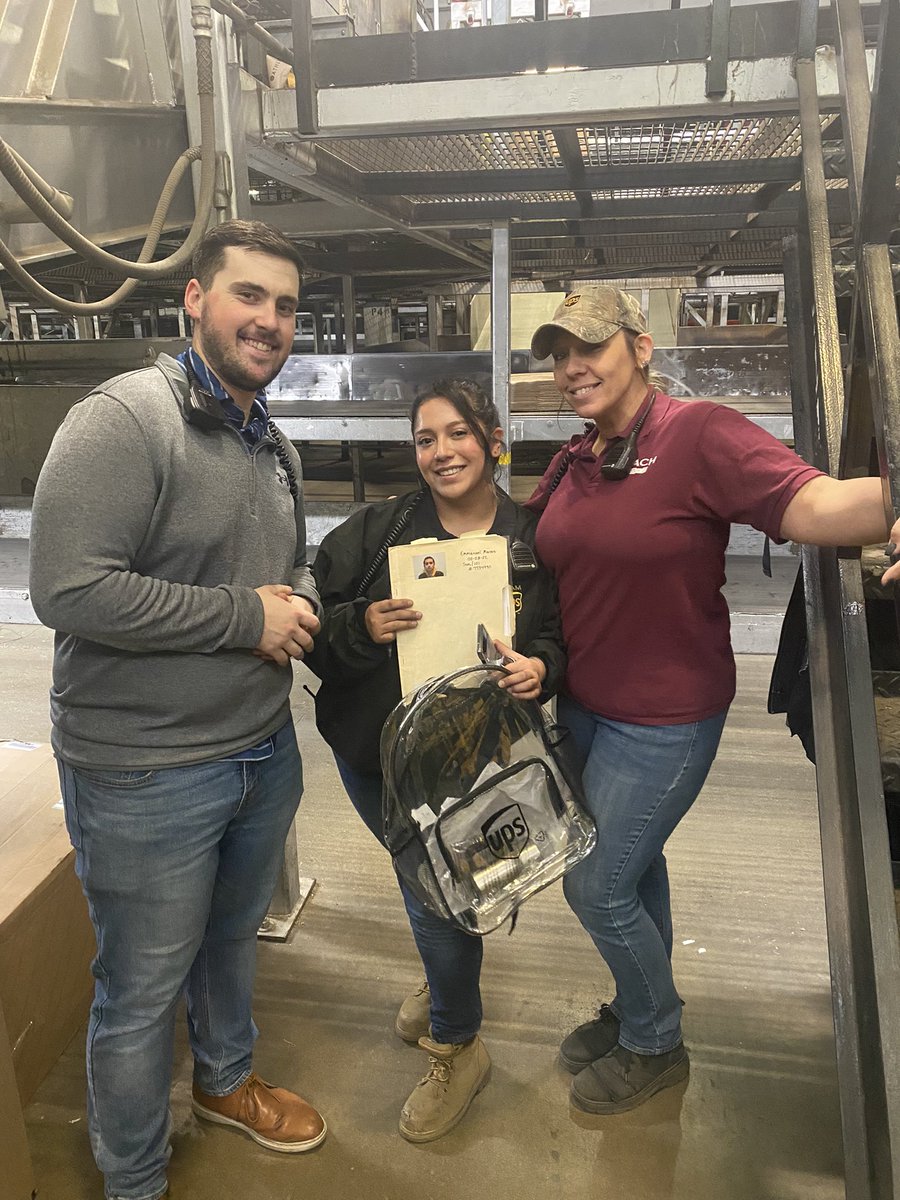 PT sup Breda was recognized for working with and training her new hires  proven by her 100% cornerstone book audit!  Thank you for developing our future!!! <a href="/CACHamysitterly/">Amy Sitterly</a> <a href="/YoungbergCach/">CACH Mark Youngberg</a> @CACHPTSups <a href="/ups/">UPS</a>