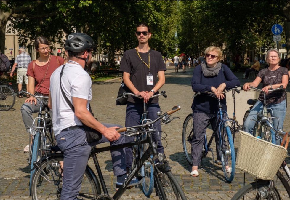 FilmfestDresden's tweet photo. Die beiden letzten Festivaltage im Überblick - jede Menge Kidsprogramme, Preisträgerfilme und die letzte Chance für unsere Sonderprogramme #backtocinema https://t.co/BBokbGCDzT https://t.co/8n2KgJU6Kr