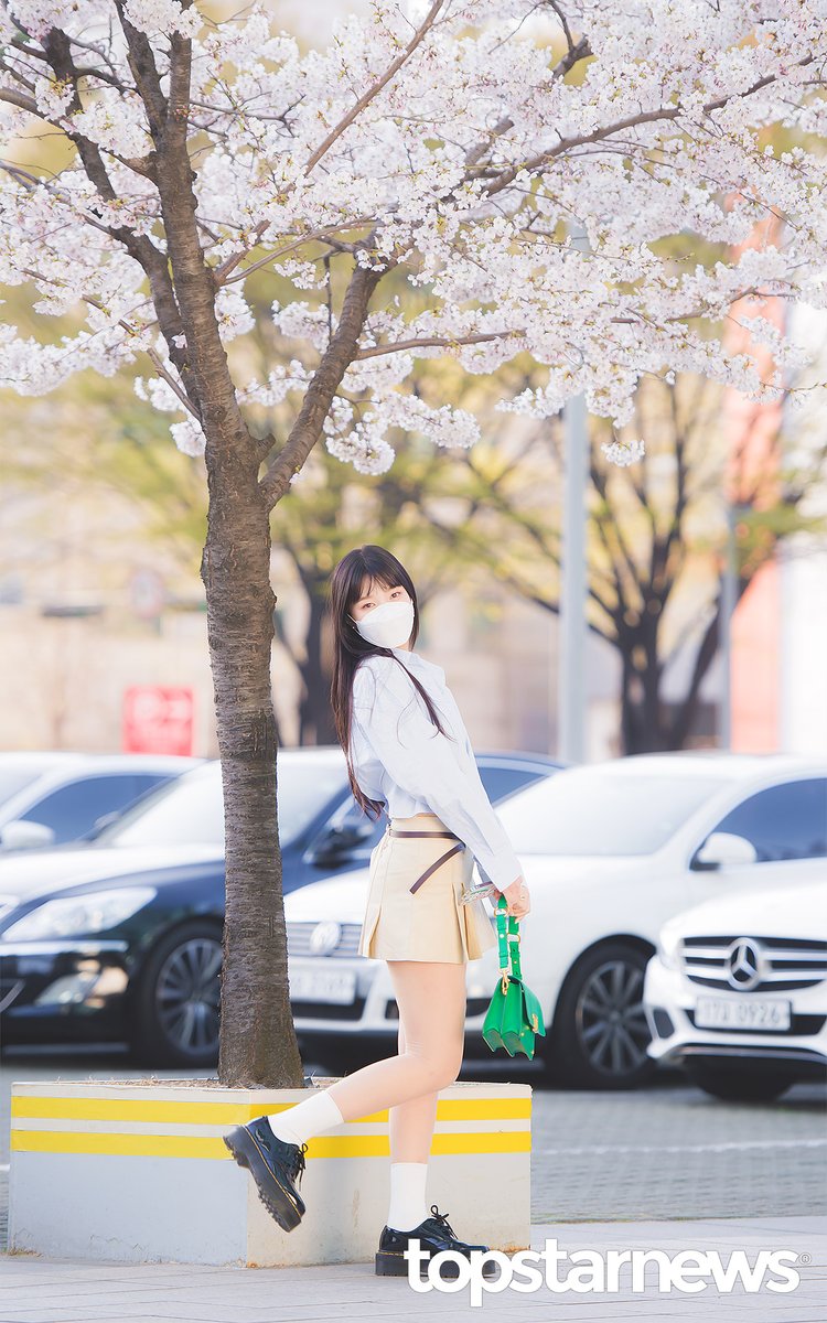 TSN_PHOTO's tweet photo. [HD포토] 레드벨벳(Red Velvet) 조이, ‘수영이는 봄이구나’ (웬디의 영스트리트 출근길) #조이 #레드벨벳 #RedVelvet #Feel_My_Rhythm #영스트리트 #출근 #퇴근 #프리뷰 https://t.co/jCGIjRsvby <- Original Photo https://t.co/1KjsiTgQLR