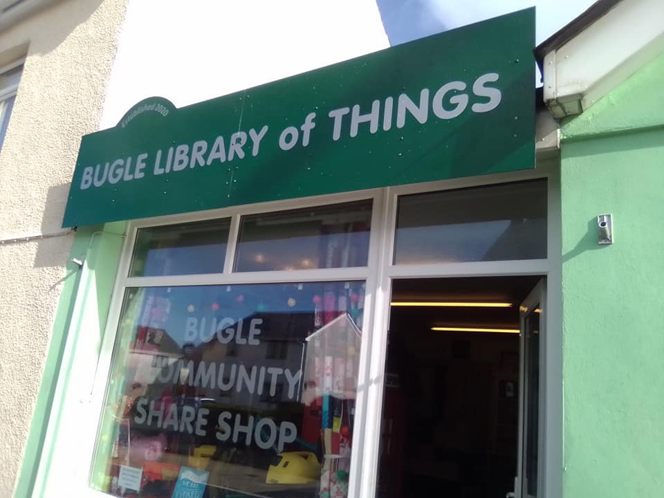 chat2debbie's tweet image. DAY 2 of our #100milesfor100meals set an #ExtraPlace #walking challenge! First stop is the Bugle Library of Things. Run by the amazing Jo Rusbridge, the shop is even more than a #foodbank, offering free classes, arts and crafts, and now a seed library too! facebook.com/BugleLibraryof…
