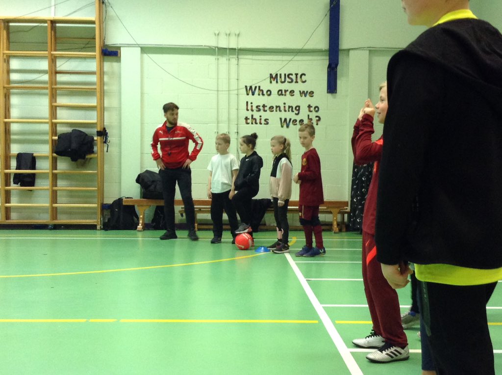 springwoodyear4's tweet image. Y4 had a great time improving their football skills with @JC23Foundation. #swhpe #swhvisitor