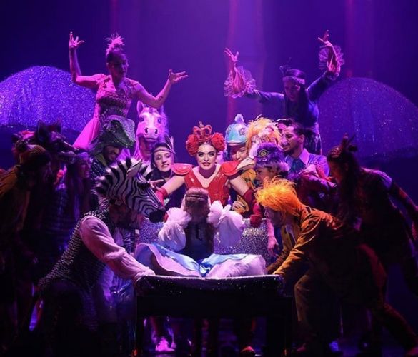 Milyonlarca okura değmiş romanlar ve öyküler sahnede yeniden doğuyor!
Tiyatroya ve müzikale uyarlanarak sahneye taşınan birbirinden etkileyici yedi büyük eseri sizler için derledik. Keyifli okumalar ve iyi seyirler!
ow.ly/usmL50IEL1B