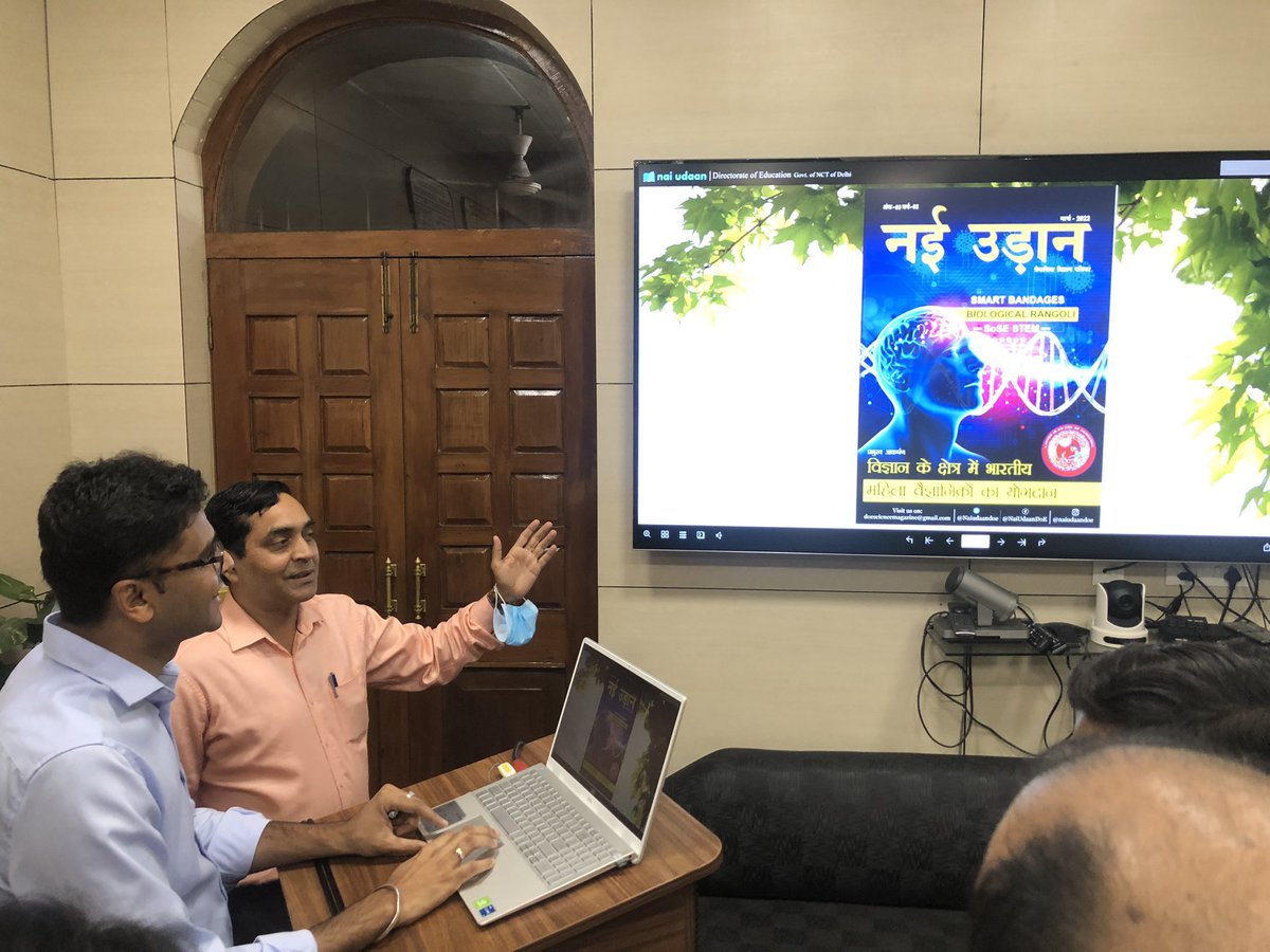 naiudaandoe's tweet photo. #NaiUdaan 

The third edition of magazine has been launched by worthy @Dir_Education 
@gupta_iitdelhi Sir! 

He appreciated the efforts of whole team. 

We look forward to hearing back from our readers. 

@Minister_Edu @msisodia 
@ZareenTajDoE @SudhakarDoE https://t.co/6GXWMqCyER