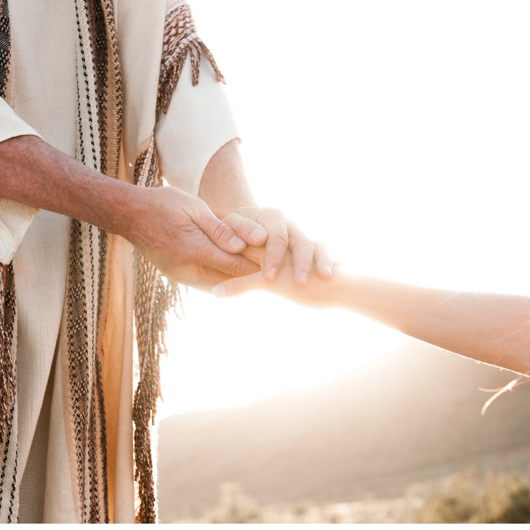 Intentaron de nuevo detenerlo, pero se les escabulló de las manos. 

Reflexión
Señor tu palabra a veces también es dura para mí. Pero que mi corazón no se revele sino que te acepte con cariño.

#FelizViernes❤️
#VirgenDeLosDolores😇