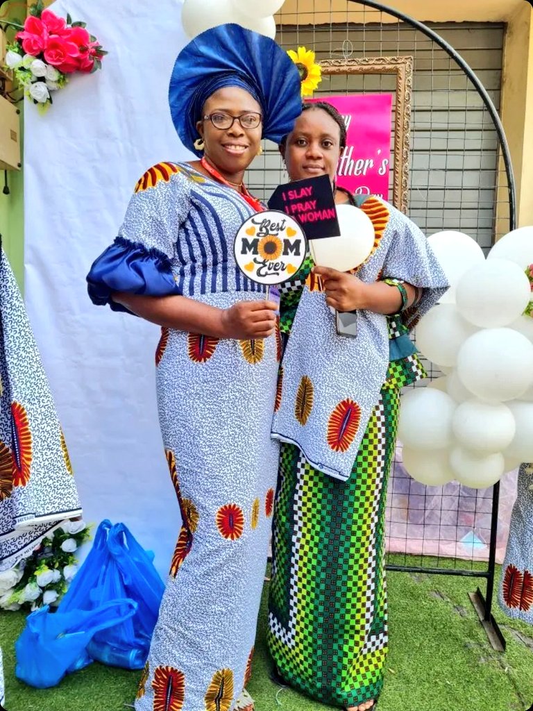 CCFNigeria's tweet photo. ...adorned with their special print fabric from our CEO. @CCFNigeria #4GATES program's Principal Investigator/Chief of Party, Dr. John Oko, also spared a moment for in-person felicitations for the #women.
#caritascelebrateswomen
#caritasnigeriacelebrateswomen https://t.co/NG3du9rhBK