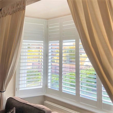 chshutters's tweet photo. Looking to improve your home this spring? With #woodenshutters, you can add both elegance and convenience at an affordable price.

Our products are tailor-made and expertly installed just for you, ensuring a flawless finish and long-lasting result.

#interiordesign #woodshutters https://t.co/kbf96HB9do