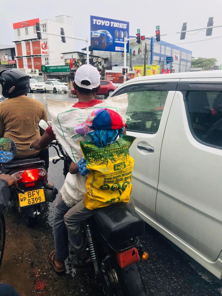 AnushkaJz's tweet photo. #rajapakshagotojail #gohome225 #EconomicCrisisLK #GiveUsOurStolenMoneyBack #GoHomeGota2022
#freezerajapakshemoney https://t.co/0KcsUUoKmD