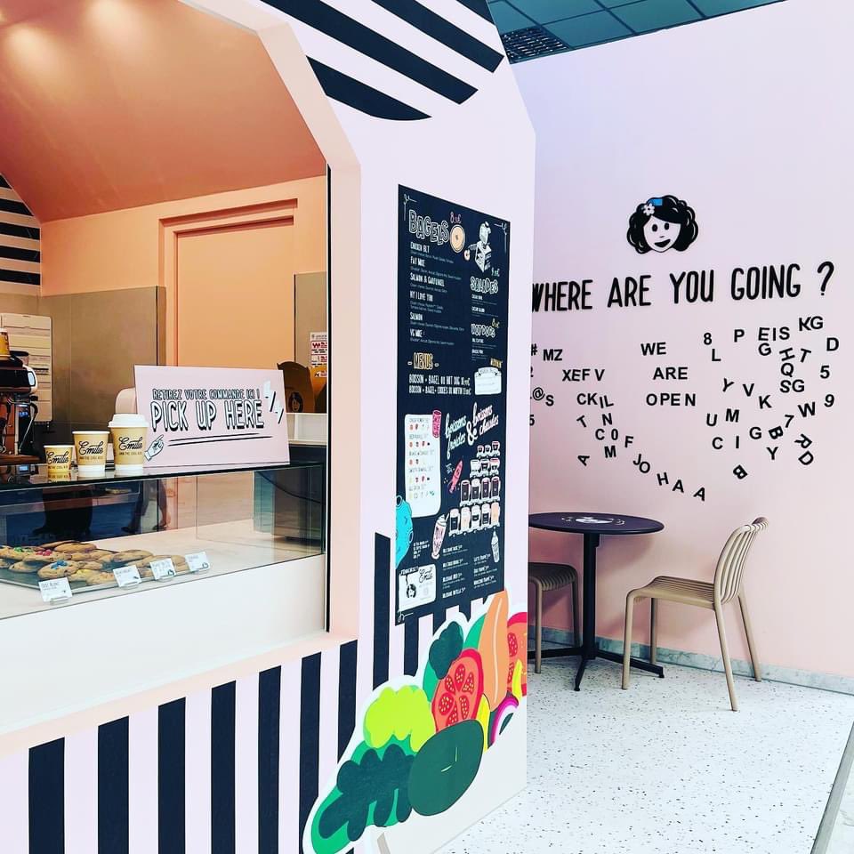 Cette année partir en vacances ce sera doublement bon !

Bravo <a href="/emiliescookies/">Emilie and the Cool Kids</a> désormais au T1 de l’aéroport de <a href="/VilledeNice/">Ville de Nice</a> !