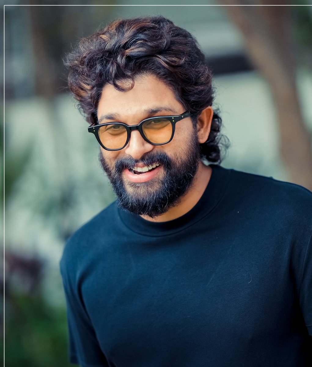 Krishnajethalia's tweet photo. Happy birthday @alluarjun ❤️ you are mine 1st favourite south superstar (as m from Gujarat) 😍 #HappyBirthdayAlluArjun #AlluArjunBirthdayCDP #loveforever #Favorite #Superstar https://t.co/ghwtmo7WsI