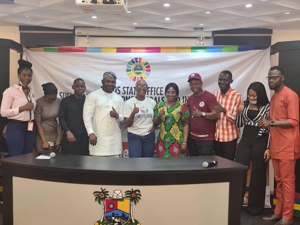 followlasg's tweet image. Permanent Secretary, Office of SDGs and Investment, Mrs. Abosede George,
Senior Special Assistant to the Governor on SDGs, Mr. Lekan Fatodu;  Founder, Cuppy Foundation, Florence Otedola (DJ Cuppy), and participants, during the hosting of Education and Gender Equality Programme