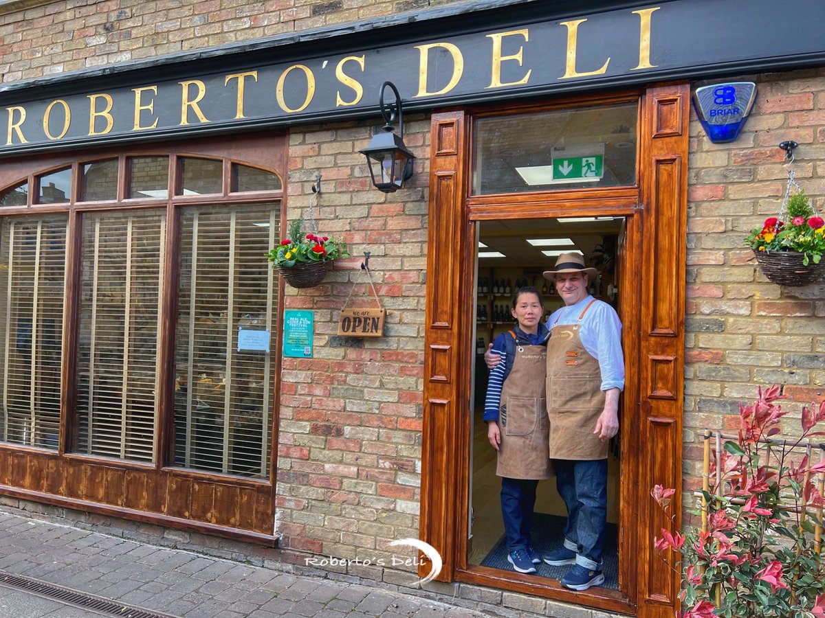 RobertosDeli1's tweet photo. Fresh Sicilian cannoli, mama Mia !!! '
@stneots @CurryCrew Pastim Reme Puchades
#freshcannoli #besocialcambridge #stneotscambs #stneotslocal #stneots #freshmadepesto #artisanbread #shoplocal #cambridgemarketsquare https://t.co/QCE6P6P0sc