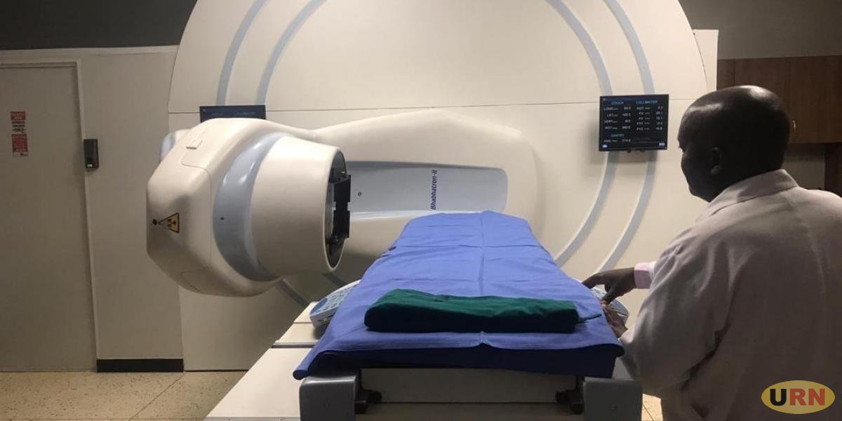 xumbercymbotie's tweet image. Dear Varakashi, ndadzoka zvekare 

Radiotherapy machine iyi iri paUganda apa... chimwe icho ndochiri kunzi na @daddyhope Maternity theatre 

ko takasataura hamungazvinzwisise ka zvnhu zvacho

🔥RETWWET🔥