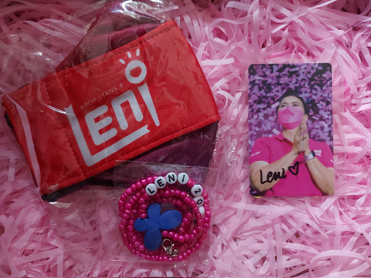 cashchaeng's tweet photo. finally got my #RadLove kit from @KPOPSTANS4LENI ๐ธ i am now a vp leni signed pc haver??? ๐ญ๐ tysm ks4l for these inclusions, super happy that i availed this kit <3
#KPopStans4Leni
#IntoTheNewPH
#LeniKiko2022 https://t.co/n3ZEHojC0o