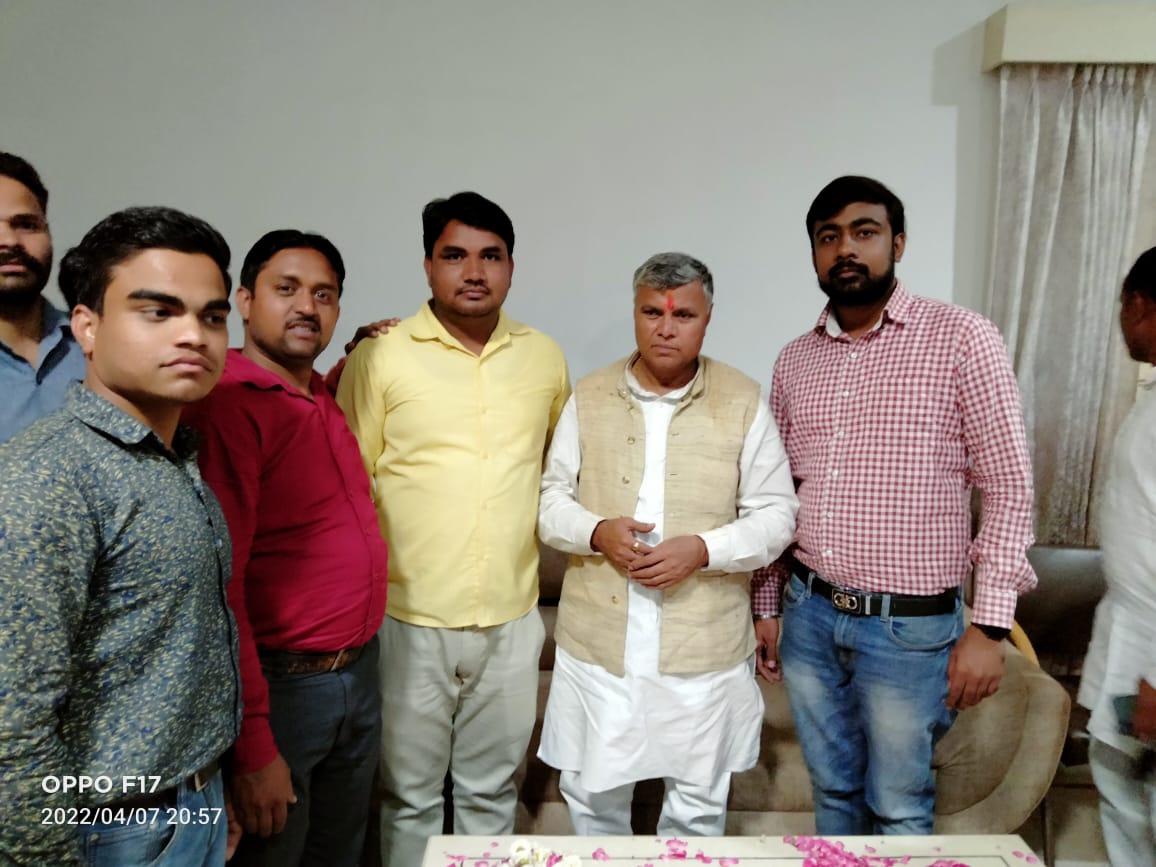 amitgoyal_annu's tweet photo. आज सर्किट हाउस में उत्तर प्रदेश सरकार के कारागार एवं होम गार्ड राज्यमंत्री स्वतंत्र प्रभार माननीय धर्मवीर प्रजापति जी का ��्वागत किया
@myogiadityanath @sspagrasir @PrabhuNs_ @dgpup @BJP4UP @BJP4India @AgraBjym @BJYM @BJYM4UP @Bjp4Braj @thimanshut @kpmaurya1 @brajeshpathakup https://t.co/UIX5OeHvsj
