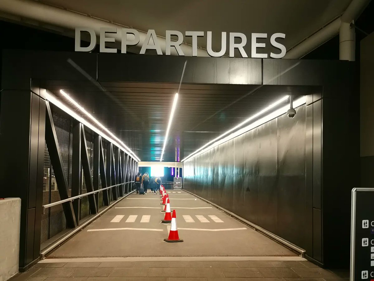 Volteral's tweet image. 🚔 Late finish on RRU with @ScotAirAmb awesome tasking by @Scotambservice Trauma Desk supporting 🚑🚑crews, before an early start to Orkney with @BASICSScotland #PHECC #clinicaleducation 🏴󠁧󠁢󠁳󠁣󠁴󠁿