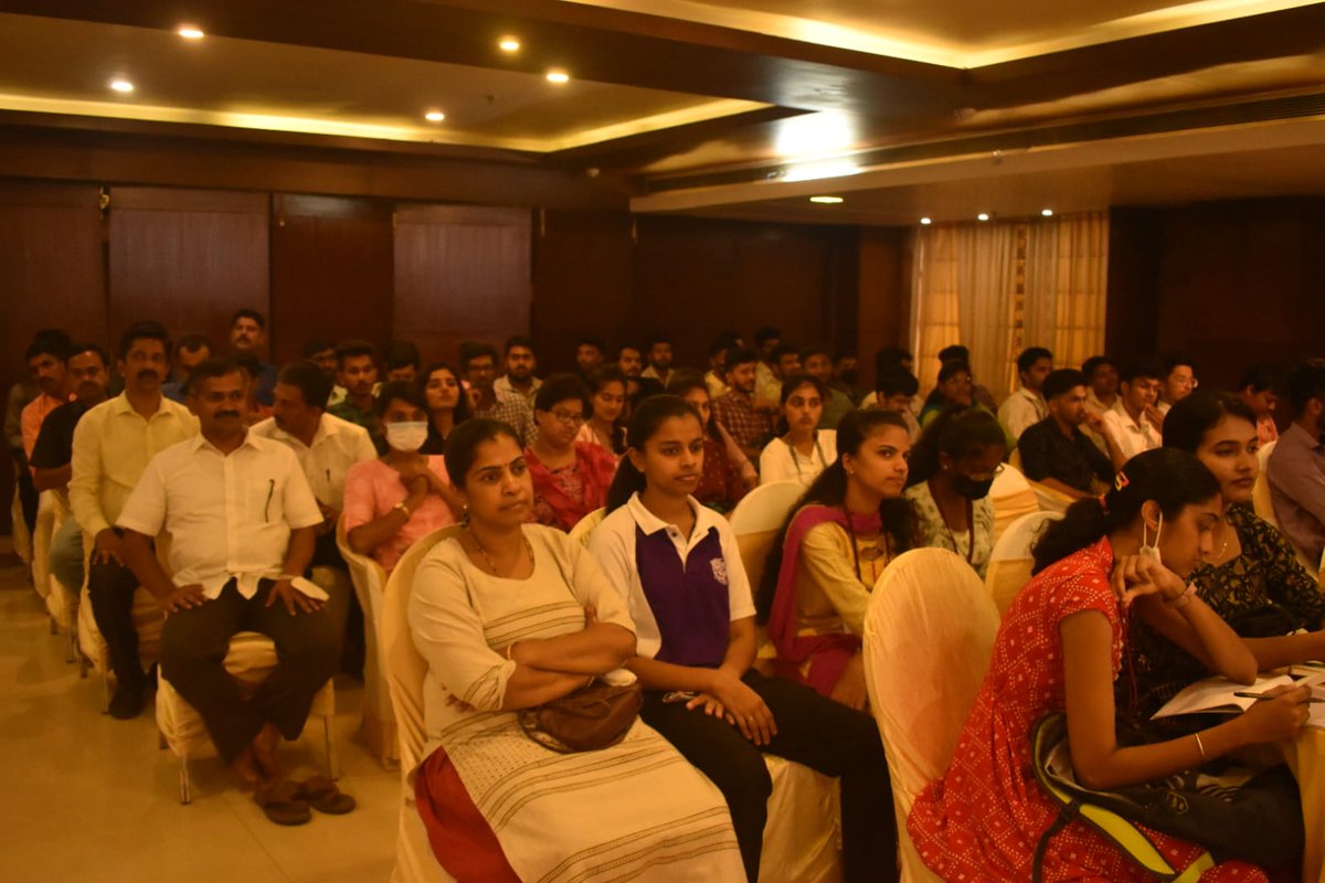 mlrlitfest's tweet photo. Packed auditorium for the inaugural session during 4th edition of #mlrlitfest2022 https://t.co/pgdTcEGk7g