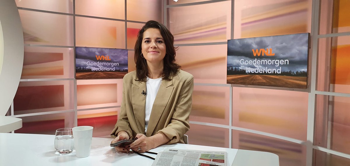 WNLVandaag's tweet photo. #GoedemorgenNederland! Te gast is parlementair journalist @SmitsMarieke over het debat gister over de mondkapjesdeal. Ook aangeschoven zijn locoburgemeester van Breda @boazadank over de opvang van vluchtelingen in Nederland en @RobertvandeRoer over de Franse verkiezingen. #WNL https://t.co/77OjuG6eXr