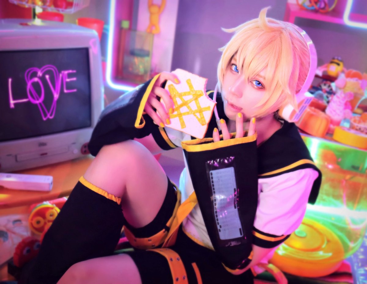 ごまだる tweet media