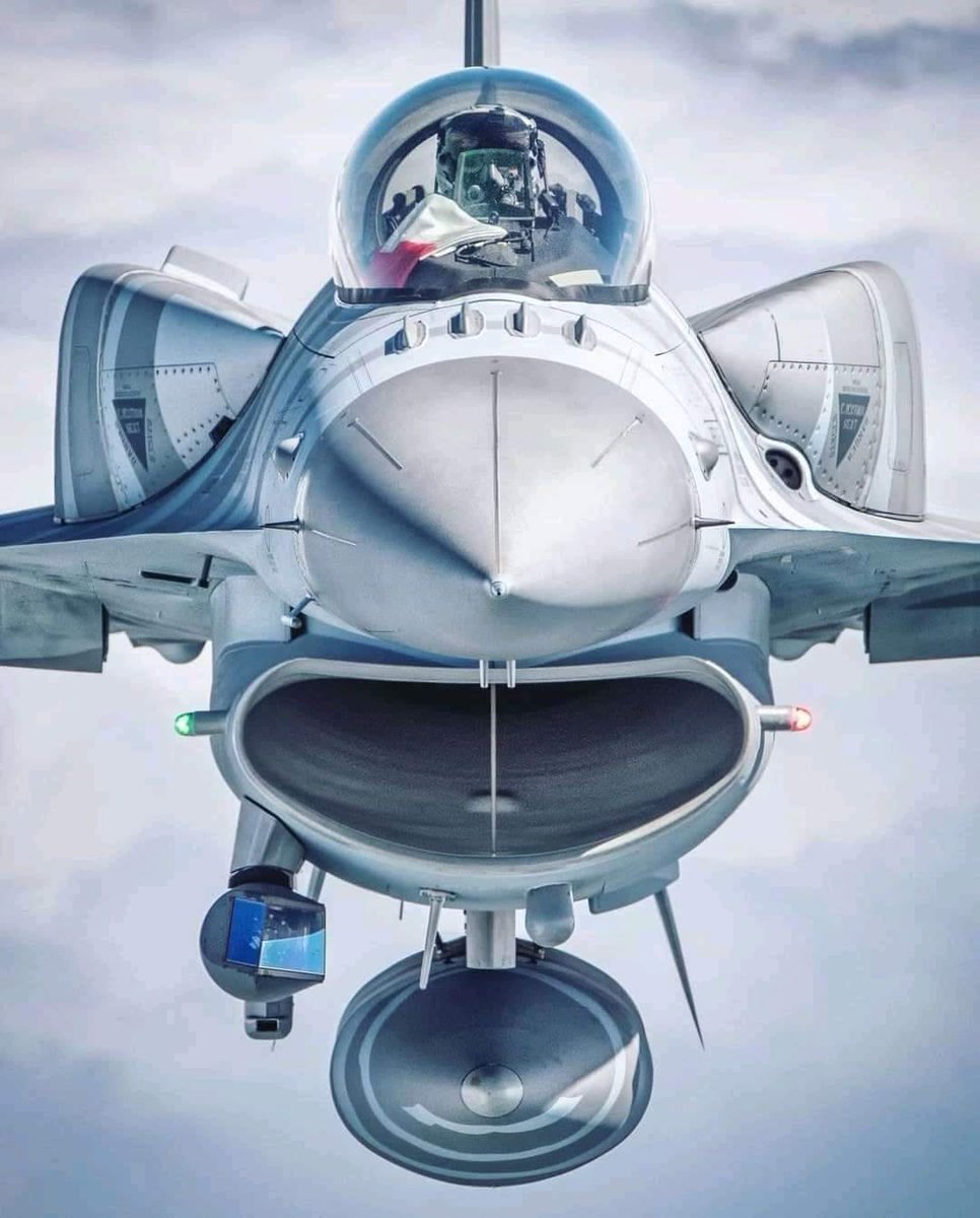 DefenseDtb's tweet image. #Latest_Update 
The United States has offered to sell arms to Bangladesh at an affordable price. If necessary, the top country in the world arms market has also offered loan assistance for this. USA is keen to sell their F-16 Block-70/72, F/A-18 Super Hornet, AH-64 Apache to BD.