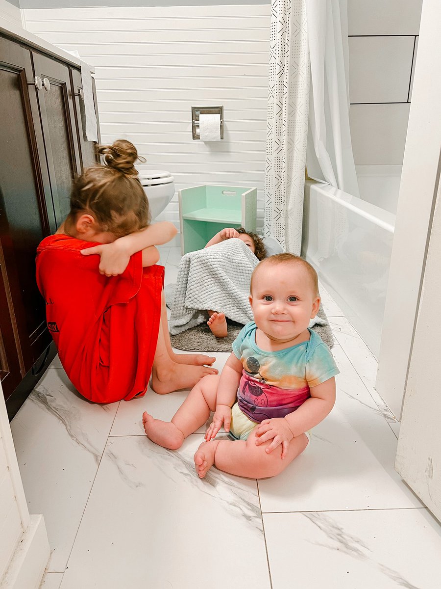 cutestnook's tweet photo. Lennon was puking Tuesday, and now these two are hit… ready for my babies to feel better and Len is ready for them to play with her again! She’s been crawling around so confused why they can’t play with her…😭 https://t.co/AZozYdIZr5