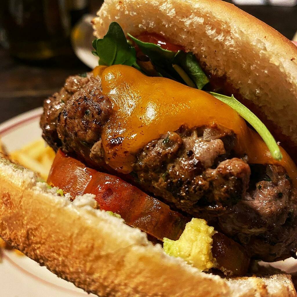 TheTuscanGun's tweet photo. It’s a cold beginning of spring on these Tuscan hills…
The only excuse I need to torch my fireplace, and go Super Tuscan Burger all the way!!!
#fiesole #burger #supertuscan #tuscany #fireIt’s a cold beginning of spring on these Tuscan hills…
The only excuse I need to torch m… https://t.co/OjAdAVsKb6