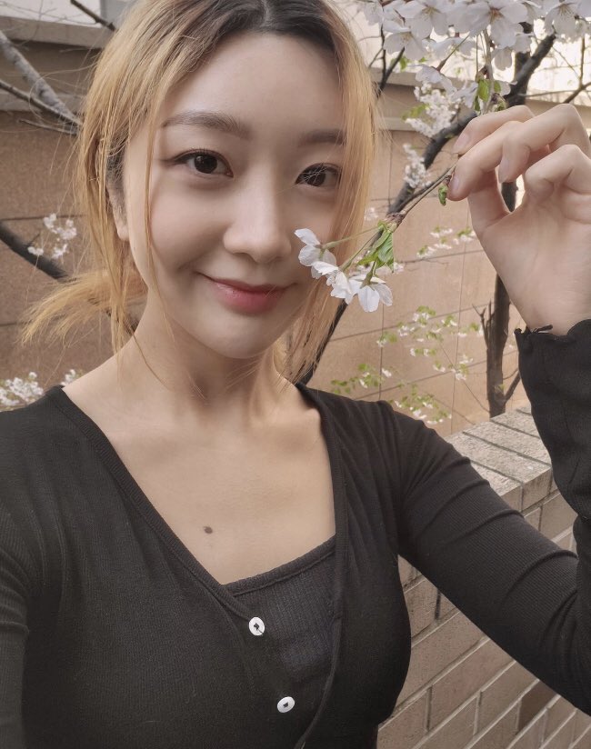 holabuna's tweet photo. Ank baru nih kaco ya, makin hari makin pelukable semua gini ~~
@5ecretNumber https://t.co/UeP6naqUoZ