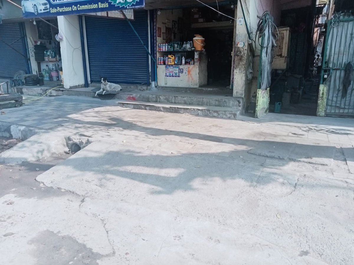 AC_RZ_MCD's tweet photo. @dcrohinizone @dtptraffic @vandematram445 @neerajn12929917 @MCDdelhi @mayornorthdelhi @AvtarSi62019107 @BoxAgainst Action has been taken. Photograph attached. https://t.co/wtHaLgR0mN