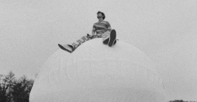 documentarries's tweet image. —thread of important information regarding the documentary! most of this information is better organized on bit.ly/harryshousedoc (more desktop friendly!)