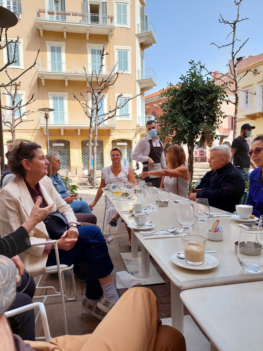 BAccueil's tweet photo. ☕️ Bon moment entre adhérents et sous le soleil ☀️ pour ce café-rencontre #BeyrouthAccueil !
Rendez-vous chaque premier jeudi du mois pour ce moment de convivialité particulièrement apprécié et attendu ! https://t.co/GhCaBW7upv