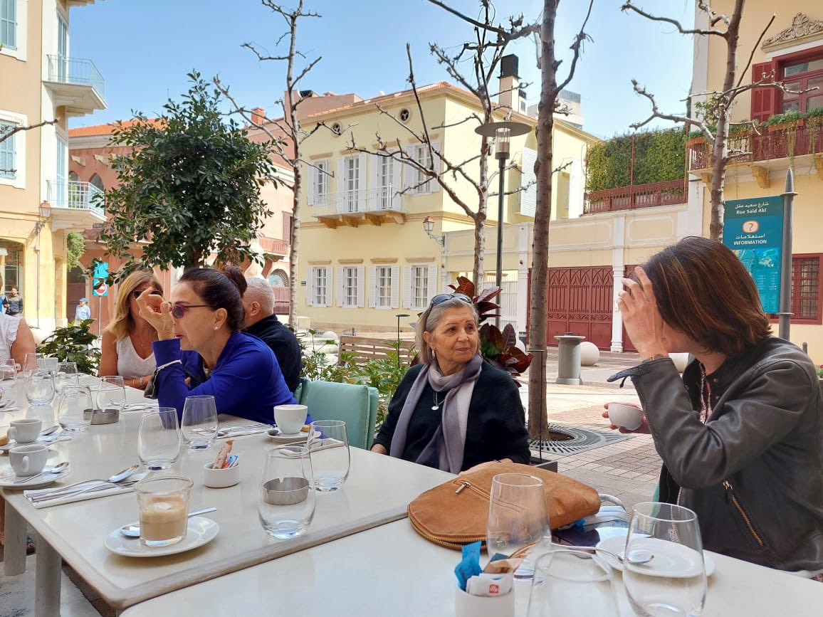 BAccueil's tweet photo. ☕️ Bon moment entre adhérents et sous le soleil ☀️ pour ce café-rencontre #BeyrouthAccueil !
Rendez-vous chaque premier jeudi du mois pour ce moment de convivialité particulièrement apprécié et attendu ! https://t.co/GhCaBW7upv