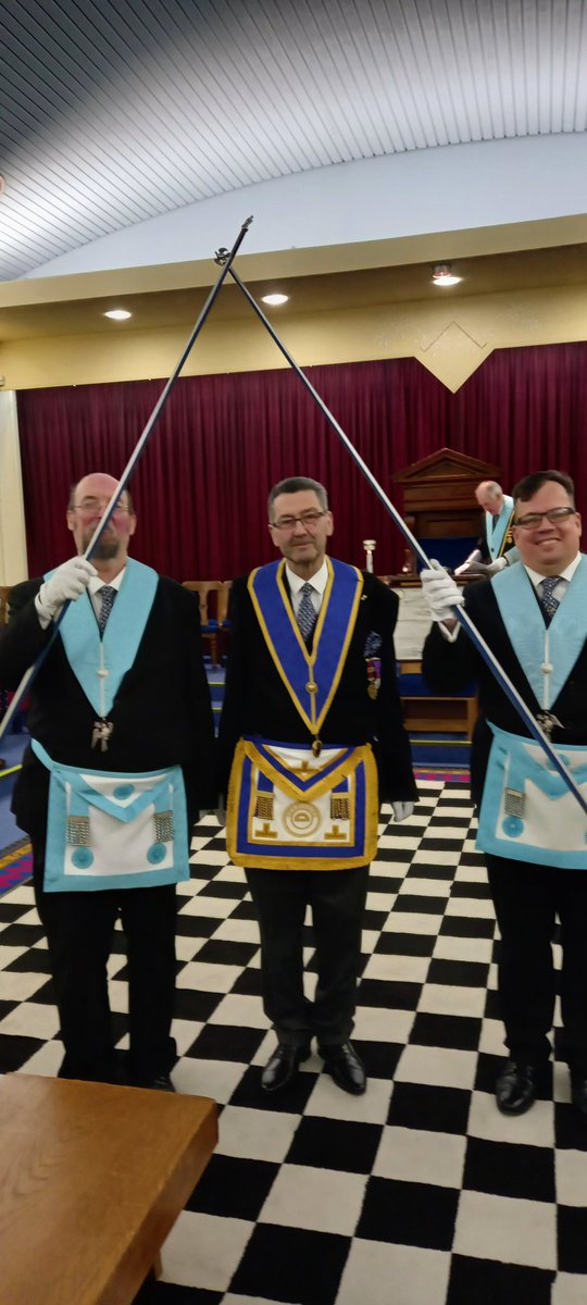 derby_bofb's tweet photo. Flanked by our lovely new Deacons at the Mentor Lodge No7064 installation meeting 2022.
#freemason #freemasonry #installationmeeting
#masonic #festiveboard https://t.co/sfduvNVBpB