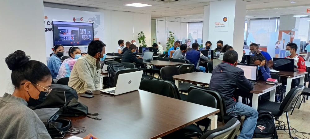 CathyLiantsoa's tweet photo. Flutter Festival 2022, 
@googledevs 
@GDGAntananarivo 
#WTMAntananarivo
#dsccntemad
@FlutterDev 
@googleafrica 
@Kolokodess 
@aniediudo https://t.co/46QIJP2yAc