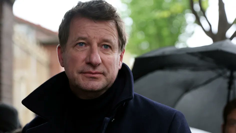 franceinfo's tweet photo. AUDIO ▶️ #Presidentielle2022 : Yannick Jadot face au piège du "vote utile". C’est dans le Brief politique, à écouter ici ⤵️

https://t.co/xcLEZrol3g https://t.co/bt7PnWzb9i