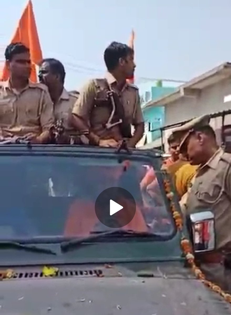 zoo_bear's tweet photo. How long will it take for police enquiry @sitapurpolice? Why not contact Police personals seen protecting him when he was giving Rape threats to Muslim Women. It's been 5 days. 
CC : @Uppolice 
#ArrestBajrangMuni https://t.co/sHjkOBTrrh
