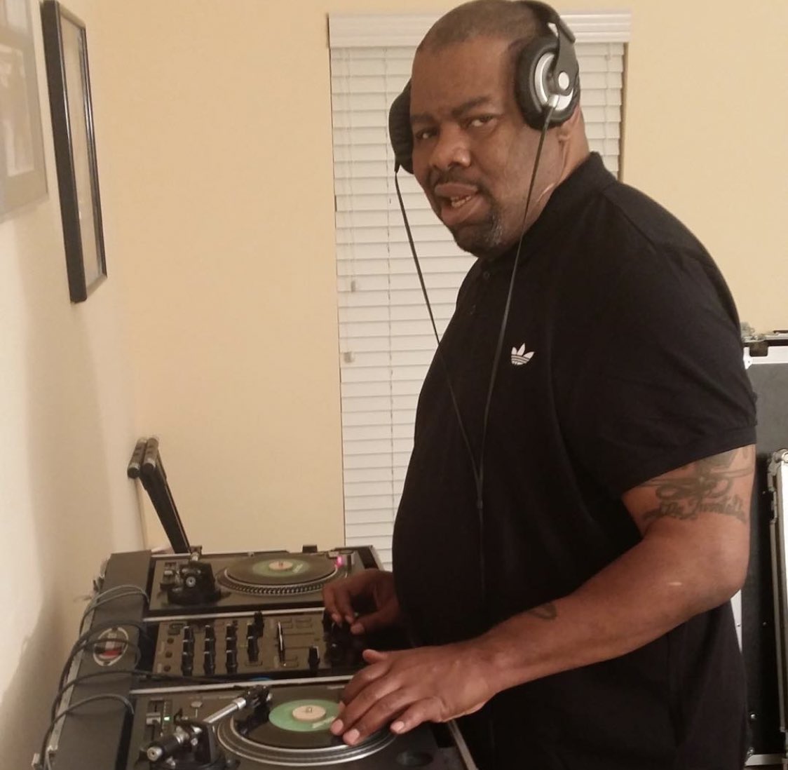 HHBITD's tweet photo. A happy heavenly 58th birthday to @BizMarkie - we miss you Biz 🙏🏾🙏🏾✨✨#RIPBizMarkie #BizMarkie #HipHop #80s #90s #JuiceCrew https://t.co/QoqdiB56n5