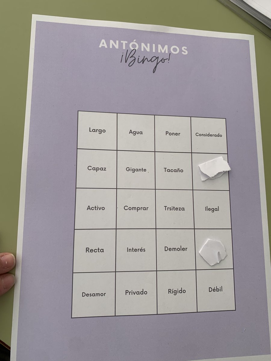 Los niños y niñas de Bloque a Bloque saben que la educación es muy importante, por eso cada día sacamos un ratito para realizar las tareas y reforzar lo aprendido en el Colegio Perseidas durante la mañana📚🏫