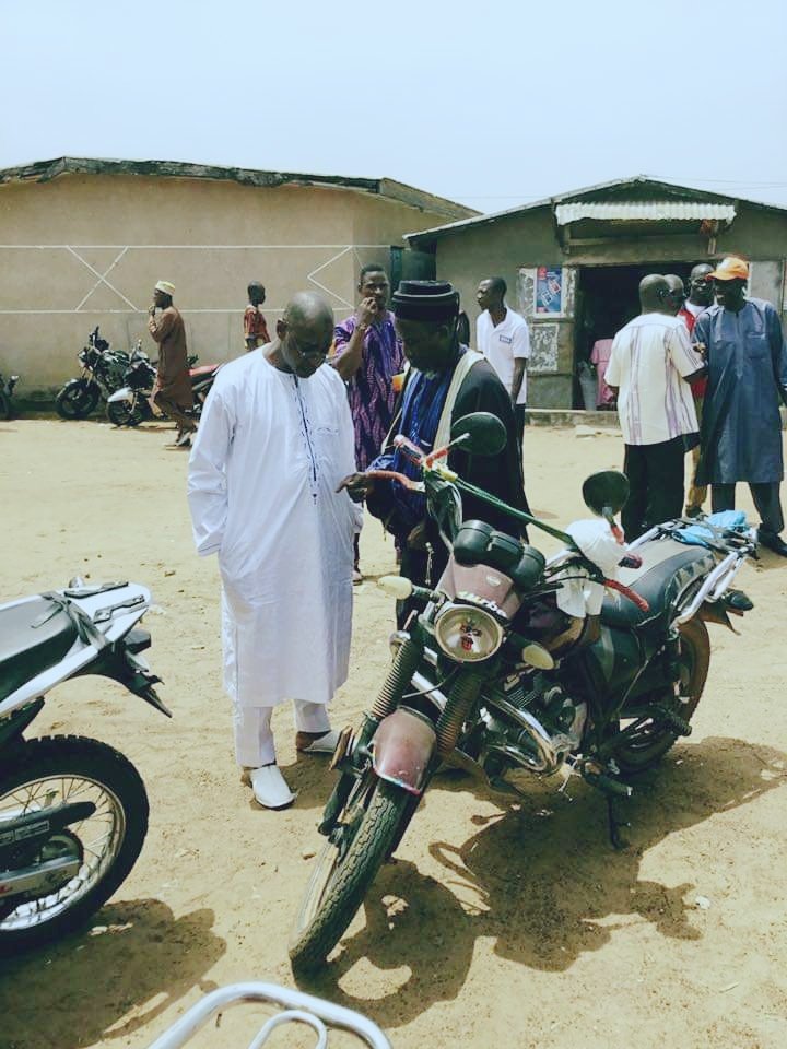 COULKASS47's tweet photo. #VENDREDI_SAINT

En ce premier vendredi du mois de ramadan nous demandons à Dieu d'entendre sa protection et son assistance aux prisonniers de GPS et leur famille
Seigneurs dans toute ta miséricorde accord leurs la liberté
DJOUMAN MOUBARAK À TOUS ET À TOUTES

 #ISSIAKA_FOFANA https://t.co/O9jNLN2qDd