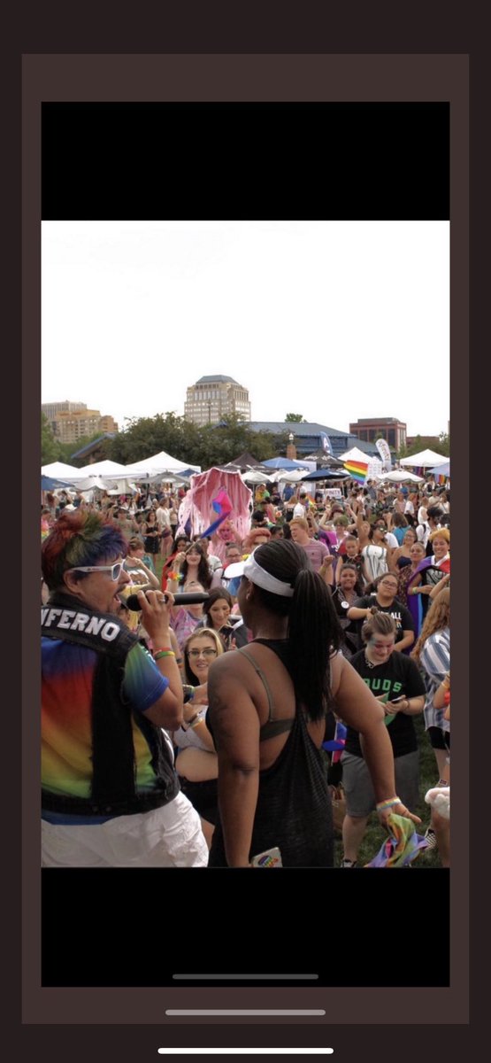TequilaConAmor's tweet photo. 2019 Pride- the first time I ever went out in drag and I went as Yvie’s jelly fish look https://t.co/SI6oW2SWgF