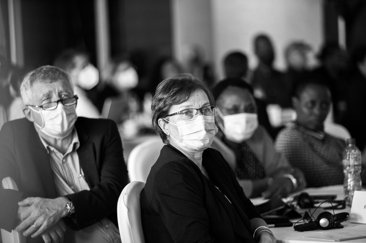 PatrickTetePT's tweet photo. #HotelDuFleuve
Atelier sur le projet du cantine scolaire. Un de projet phare du Programme Alimentaire Mondial, #PAM @WFPDRC
πΈ @PatryckTete | #PhotoDiamond https://t.co/56UxE5y4Io