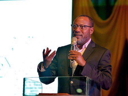 olusegun_spgn's tweet photo. Congratulations sir @MohdHAbdullahi on your new appointment as the Honourable Minister of Environment. Your exemplary performance and unprecedented achievements has earned you this appointment. We pray that Almighty Allah will guide you through your tenure. https://t.co/Y8MlQM4fW0