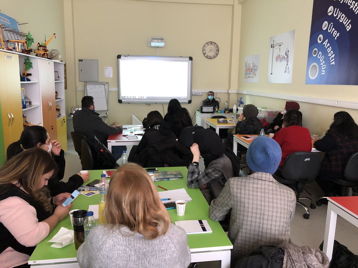 ytustemlab's tweet photo. YTÜ Sürekli Eğitim Merkezi @YTUSEM kapsamında düzenlenen 19-20 Mart 2022 tarihli Eğiticinin Eğitimi Programımızdan kareler. @msamitopcu #tasarımodaklıdüşünme https://t.co/LJOqP1C2Sd