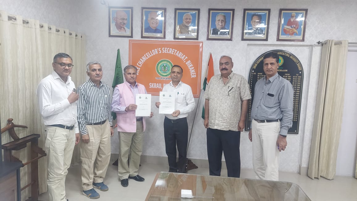 SkrauBikaner's tweet photo. #MOU between #skrau and #NRCE National Research Centre for Equine, Hissar. @icar @RajBhavanJaipur @RajCMO https://t.co/Byec2HN3pR