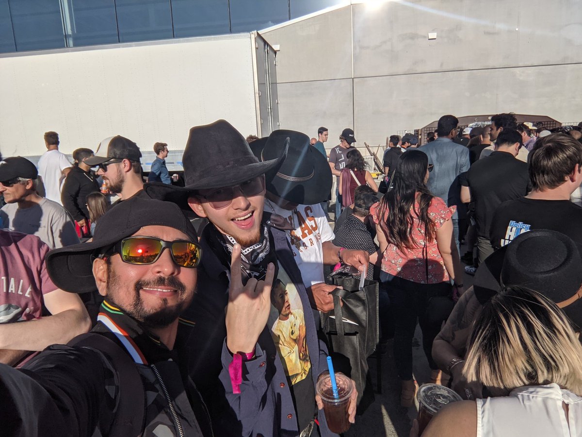 Jeeeves's tweet photo. Thank you to all @Tesla employees for making #CyberRodeo special - A special shout-out to my #Teslabro Joe who works at @GigaTexas. Joe showed me texan hospitality truly reflective of the culture at @Tesla - If you know Joe's handle, please tag him here! @elonmusk https://t.co/UfoflO2Y7y