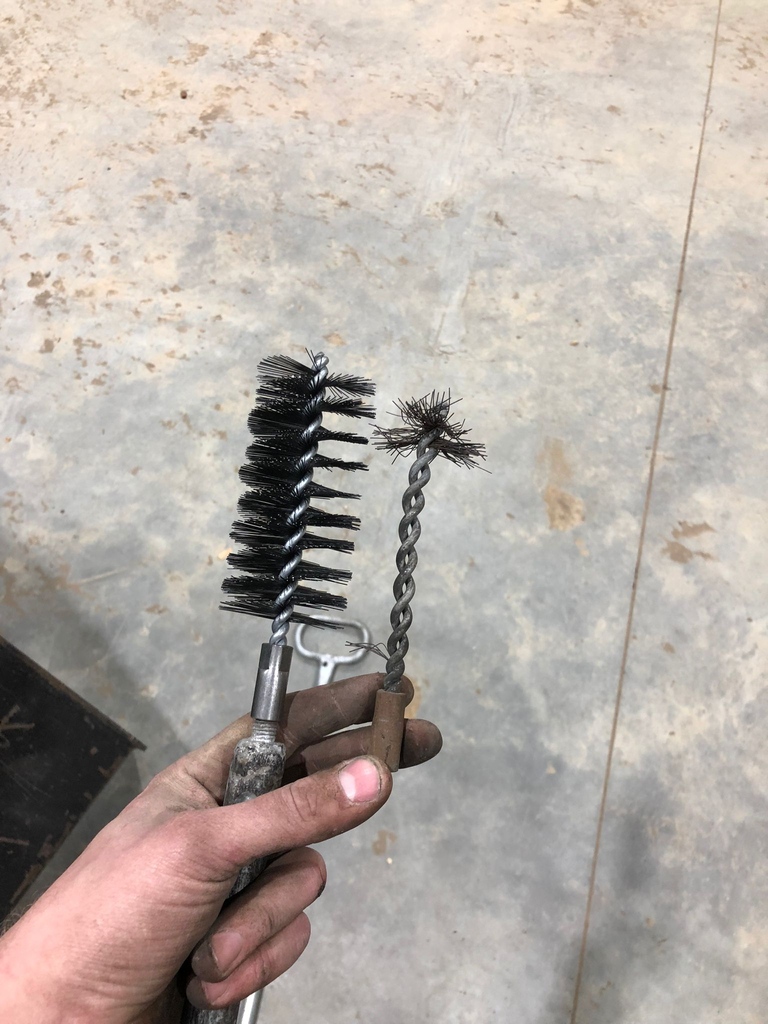 Think a new brush was a little overdue... Go on, treat your biomass boiler to a new set of cleaning brushes...

shawrenewables.co.uk/contact-us/

#biomassboiler #maintenance #boilerservice #heatingengineer