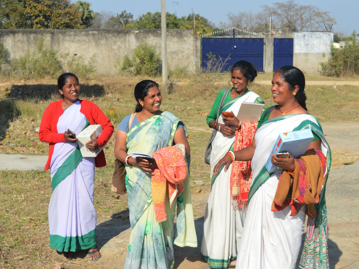 Interactive mentoring session in progress as part of Peer-to-Peer learning mechanism under #FPLMIS.

Through a network of 0.2mn #ASHAs in 10 priority states, the program is reaching far and wide to capture the #FPRH unmet needs of women

Marking #healthworkersweek @USAID_MOMENTUM