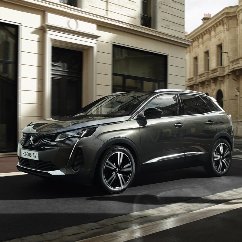 PeugeotES's tweet photo. Lo fácil es configurar tu #Peugeot3008, lo difícil es elegir entre sus cuatro opciones de motores Diésel o Gasolina. ¿Te atreves a comprobarlo?