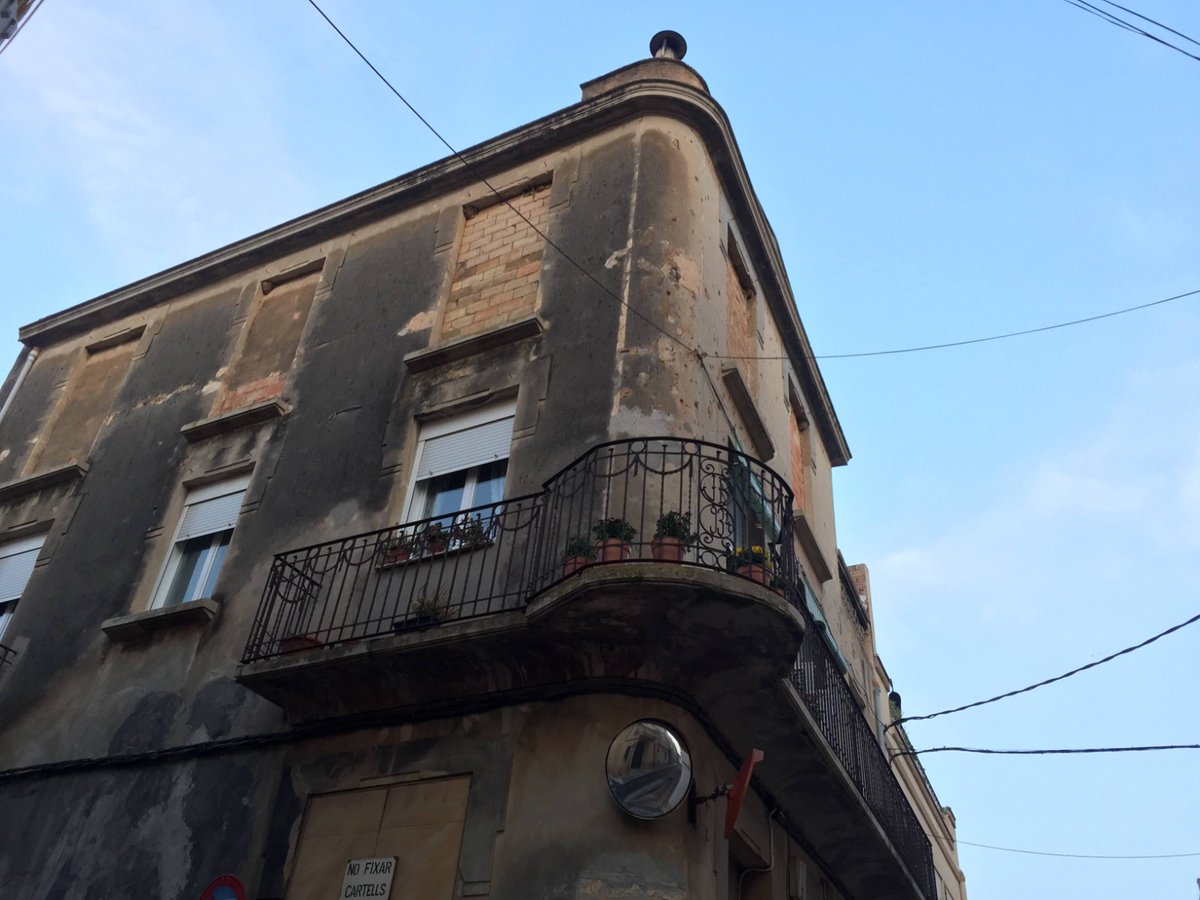 ASoterrada's tweet photo. Recuperem més #històries i #materialitat dels bombardeigs sobre #ElPerelló al #BaixEbre
Mini Fil! 👇🏽 https://t.co/Bzj3KBbnYo